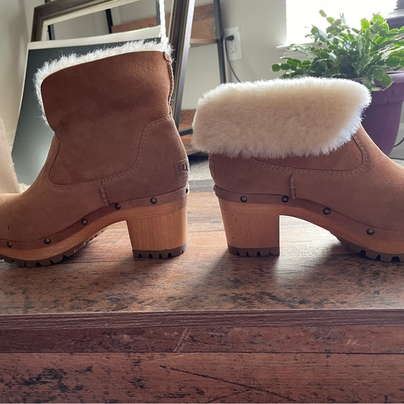 Boot/clog, Thebes, UGGS - Picture 2 of 9